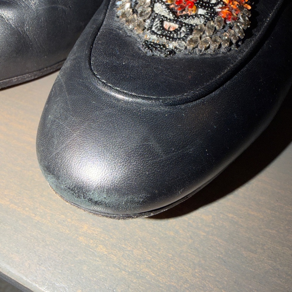 Gucci Women's Black Embroidered Mules - Picture 11 of 15